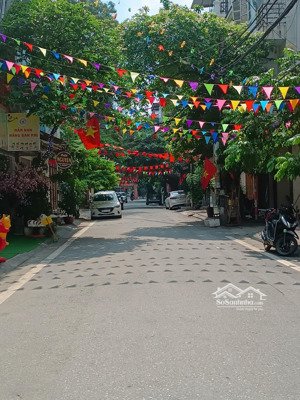 hiếm bán nhà đẹp phân lô vỉa hè nghĩa đô cây giấy ô tô tránh thông 42m2, 5t mt 4.5m 16 tỷ