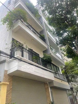 bán nhà riêng tại pháo đài láng, 17,5 tỷ, 65m2, 7pn, 5t, giá ưu đãi chỉ với