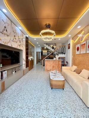 nhà hoàng hoa thám, p5, phú nhuận
- nhà 3pn,3wc có pn dưới trệt - dt 3.9mx15m, công nhận 54m