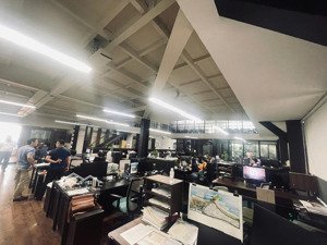 cho thuê văn phòng cao cấp tòa nhà miss áo dài, quận 1 vào làm ngay. liên hệ : 