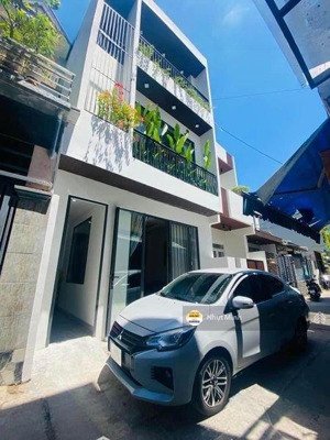 bán nhà quận 10 giá rẻ hẻm dt 38m2/giá 2.850 tỷ ô tô 6m đường nguyễn tiểu la, quận 10.sổ hồng riêng