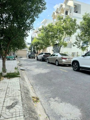 đất gần cao đẳng điện lực, hà huy giáp. dt 4x16m, hxh