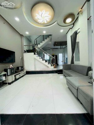 CHO THUÊ NHÀ LẦU NỘI THẤT ĐẸP KDC NAM LONG 10 TRIỆU