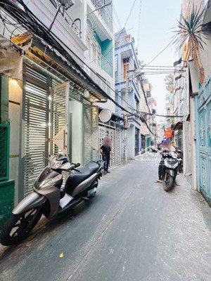 chỉ 5,5 tỷ - hẻm 4m sát hoàng diệu - khu 20 thước - nhà 5 tầng hc đủ