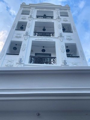 bán tòa nhà mặt tiền nguyễn văn linh rmit quận 7 - dt 5x22m hầm 7 tầng - hđt 200tr/th giá 32 tỷ