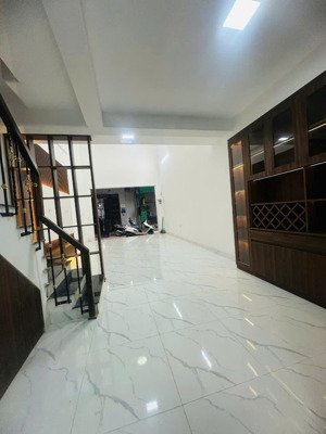 bán nhà 52 m, 6 tầng, thang máy, 18 tỷ mặt phố quang trung, hà đông. vị trí đắc địa, kd sầm uất.