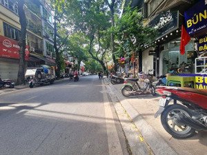 bán nhà mặt phố thợ nhuộm, 352m2,2t,mt 11m, xây hotel/building cực đẹp!