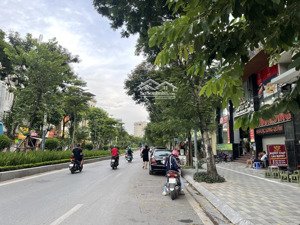 chủ cần bán gấp nhà mặt phố lạc long quân dt 150m2 x mt 7m, vị trí đẹp gần hồ tây, kinh doanh đỉnh