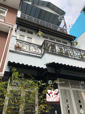 nhà 1 sẹc phạm văn đồng - xe hơi tới nhà - 3 tầng lầu