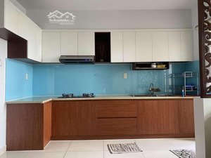 cho thuê căn hộ sunview town 3pn2wc, có nội thất.