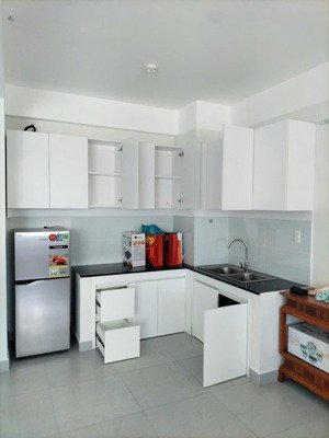 cho thuê căn hộ 2 phòng ngủ chung cư nam long 2 full nội thất .
