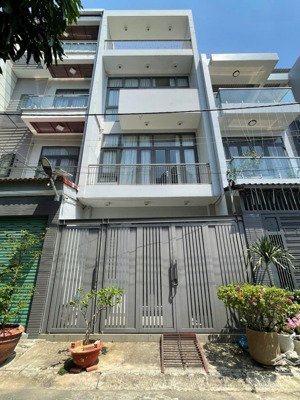 bán nhà xã phước kiển nhà bè 3 tầng sân thượng 5 x 16 sổ riêng đường 7m ngay ubnd xã phước kiển