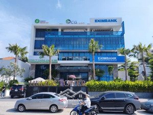 duy nhất - bán gấp nhà mặt tiền xuân thuỷ - dt: 20x30m - 4 tầng - hđt: 400tr/tháng lh: 