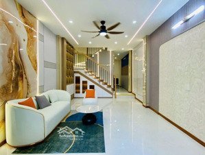 bán gấp nhà 48m2, đường kinh dương vương gần công viên phú lâm , giá 1tỷ650