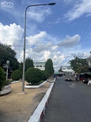 Bán nhà đất cửa 3 chợ Long hoa thị xã hoà thành Tây ninh