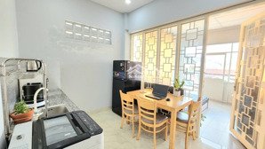 căn hộ 1p ngủ, 1p bếp, 60m2 ban công & 3 cửa sổ lớn, 60m2, máy giặt riêng
