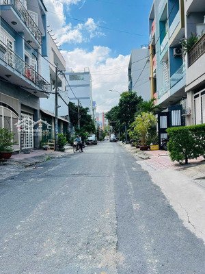 bán nhà hẻm xe tải thông - 2 tầng - 61m2 - trung tâm tân phú, gần tô hiệu, hoà bình, đầm sen