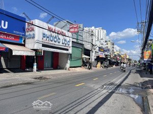 bán gấp căn nhà mặt tiền đường lê văn lương kế bên chung cư hưng phát. đang thu nhập 50tr/tháng.