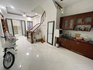 cực phẩm hiếm nhỉnh 4 tỷ sở hữu nhà đẹp gần đường 12m.