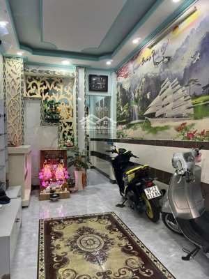 bán nhà 3 lầu đúc, 81m2 đất, bông sao p5-q8
