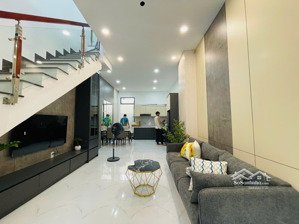 nhà 4,2 tỷ phường bắc nha trang - thiết kệ hiện đại 2 tầng 2pn 3wc đầy đủ nội thất.