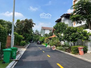 giảm ngay 20 tỷ - dt : 417m2(17x25) đất vip trong khu compound nguyễn văn hưởng thảo điền, quận 2