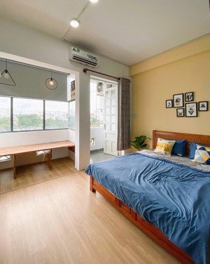 phòng trọ 35m2 ban công full nội thất ngay phan xích long gần ngã tư phú nhuận q1 q3 trung tâm