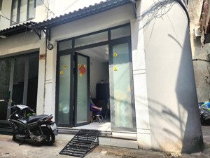 bán nhà hưng phú, p.9, q8 - căn góc 2 mặt thoáng - dt 4,2x5,6m - cách 2 căn ra mặt tiền