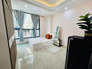 phòng view cửa sổ cực thoáng 35m2 - đầy đủ nội thất - an ninh yên tĩnh hẻm oto nguyễn trãi quận 5