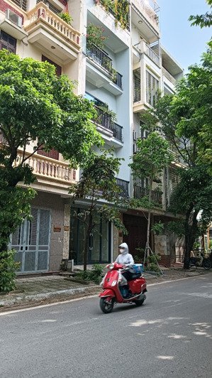 bán gấp lk, kđt xa la, hà đông, 75/80 m², 4 tầng, , ô tô 7 chỗ đỗ trong nhà, giá 16,5 tỷ