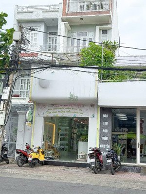 cho thuê nhà kinh doanh 4 tầng ngay khu phố du lịch tttp giá 35 triệu/tháng
