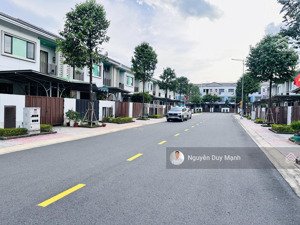 nhà phố 1 trệt 1 lầu sun casa central vsip 2 bình dương giá 2 tỷ850/100m2 bao sổ vị trí đẹp