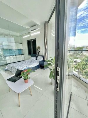 căn hộ cao cấp ngay vòng xoay phù đổng, full nội thất ban công