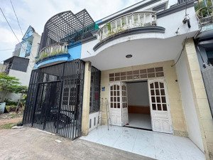 chủ ngộp bán căn 2 căn nhà 1 trệt 1 lầu,8x14=110m2,thổ cư,đường 7m,đường nguyễn tri phương vào 300m