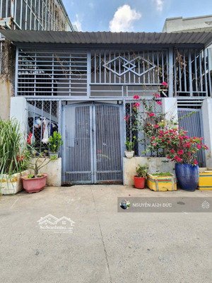 chỉ 2.1 tỉ sở hữu nhà c4- 5x14 ngay mt dt743 ngay ngã tư miếu ông cù. giá rẻ nhanh tay ạ