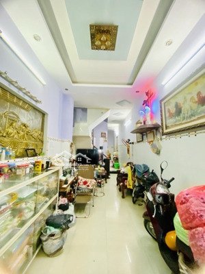 nhà 3 tầng ngay chợ tân hương - tân phú - dtcn 160m2 - sổ nở hậu - có dòng tiền