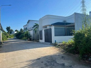 bán nền thổ cư đẹp diện tích rộng lộ giới 8m cách chợ cái răng 5phút giá rẻ chính chủ