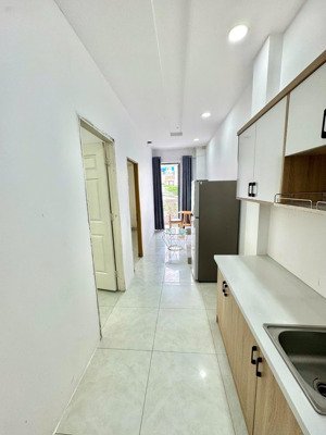 cho thuê 2 phòng ngủ full nội thất nhà có thang máy chỉ cần xách vali vào và ở