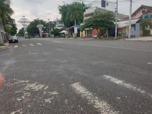 nhà ngộp đông tăng long quận 9 dt 102m ( 5,8x17,5m) 1 trệt 2 lầu giá 9,5 tỷ đang cho thuê 30tr/th