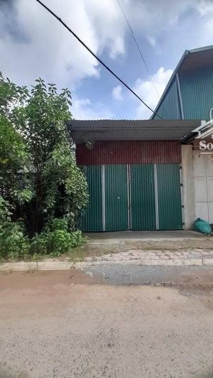 cần bán 80m2 đất thỏ cư la tinh. đông la, hn, mặt đường to, đối diện khu đấu giá x2, sẵn nhà cấp 4