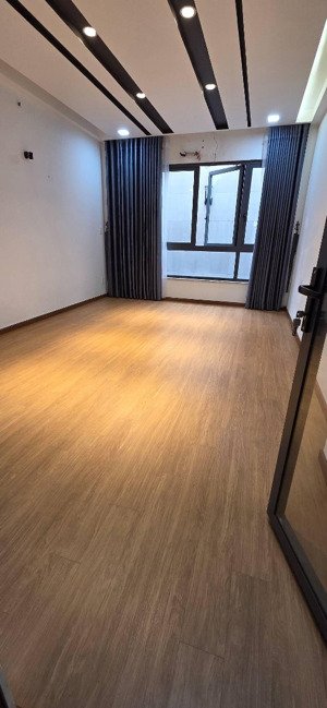ngay lũy bán bích, 4 tầng, 72m2, hẽm ô tô, gần mặt tiền. bán gấp