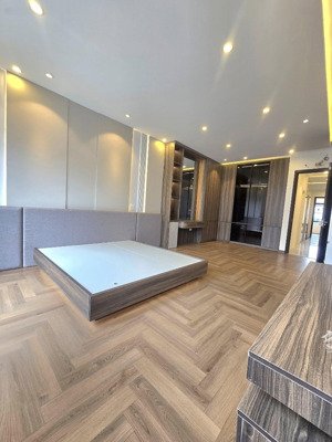 nhà ngọc thụy 88x5t, tm, pl, ô tô tránh, vỉa hè, gần 2 công viên, full nội thất đẹp, 26.3 tỷ.