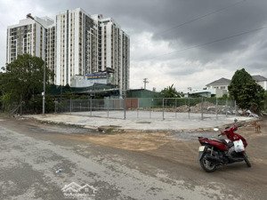 cho thuê lô đất góc 2 mặt tiền, giáp đường liên phường
