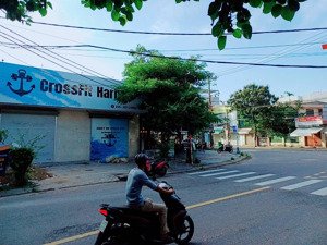 bán lô gốc 2mt - trần duy chiến - chuẩn xây kd dịch vụ - 200m2 - ngang 8,5m - cách biển 500m - 25ty