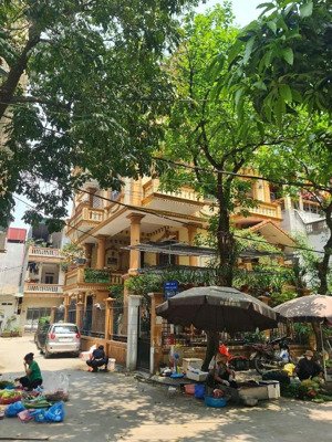 bán biệt thự phố xã đàn dt 200m x 5t, mt 17m, lô góc, 3 ô tô tránh, giá nhỉnh 50 tỷ