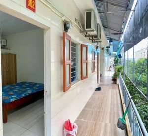 phòng trọ sv, gần trường đh fpt hà nội, đhqghn - hoà lạc. giá 2tr/ph. đầy đủ thiết bị