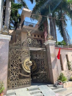 biệt thự 3 tầng mt đường ta11,p.hiệp thành,quận 12.dt:130m2 (8x16,5)đường 10m 8.7tỷ.