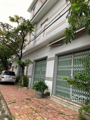 cần tiền hạ giá bán gấp! bán nhà góc 2 mặt tiền vị trí đẹp thích hợp ở và kinh doanh tại tp. bà rịa