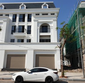 chuyển nhượng căn shophouse đẹp hàng đầu của dự án làng việt kiều - 3 mặt tiền 169m2
