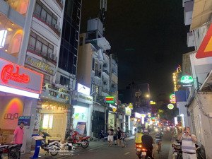 bán nhà bùi viện hẻm thông xe hơi, dt 78m2 xây 5 tầng, mt 4.3m, sđcc, dòng tiền 720tr/n chỉ 22.8 tỷ